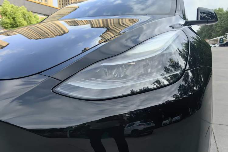 Used Tesla Model Y 2021 Standard Range Rear-Wheel Drive Version Exterior 9