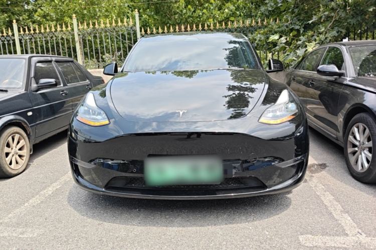 Used Tesla Model Y 2021 Long-Range All-Wheel-Drive Version Front