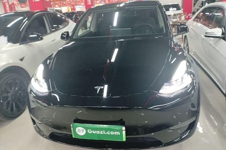 Used Tesla Model Y 2021 Long-Range All-Wheel-Drive Version Front
