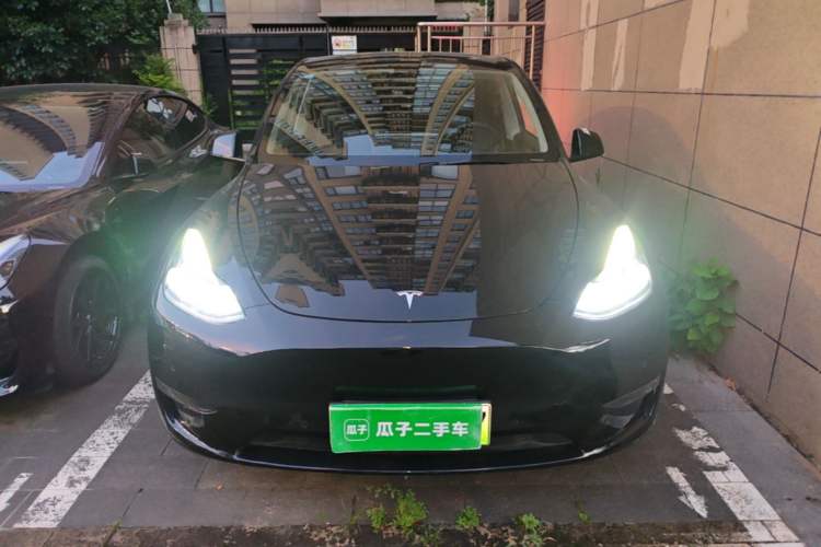 Used Tesla Model Y 2021 Standard Range Rear-Wheel Drive Version Front