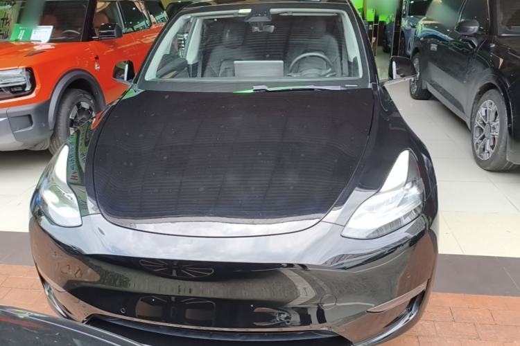 Used Tesla Model Y 2021 Long-Range All-Wheel-Drive Version Front