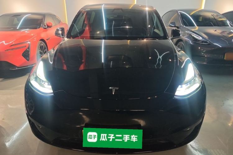 Used Tesla Model Y 2021 Long-Range All-Wheel-Drive Version Front
