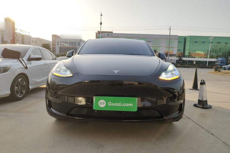 Used Tesla Model Y 2021 Long-Range All-Wheel-Drive Version Front