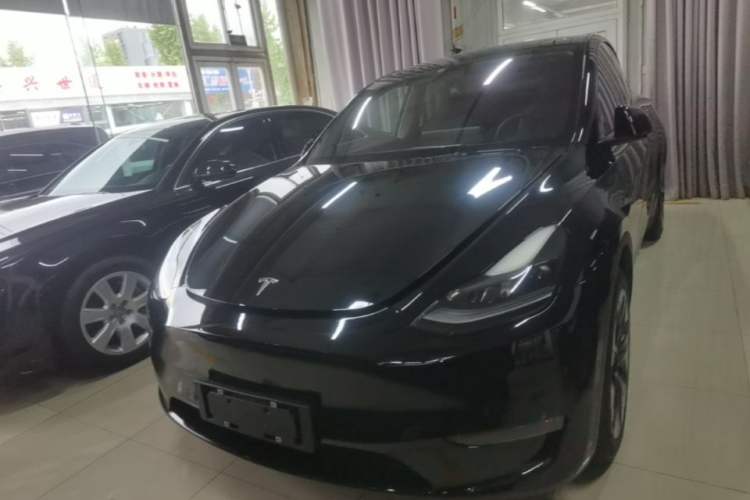 Used Tesla Model Y 2021 Long-Range All-Wheel-Drive Version Front