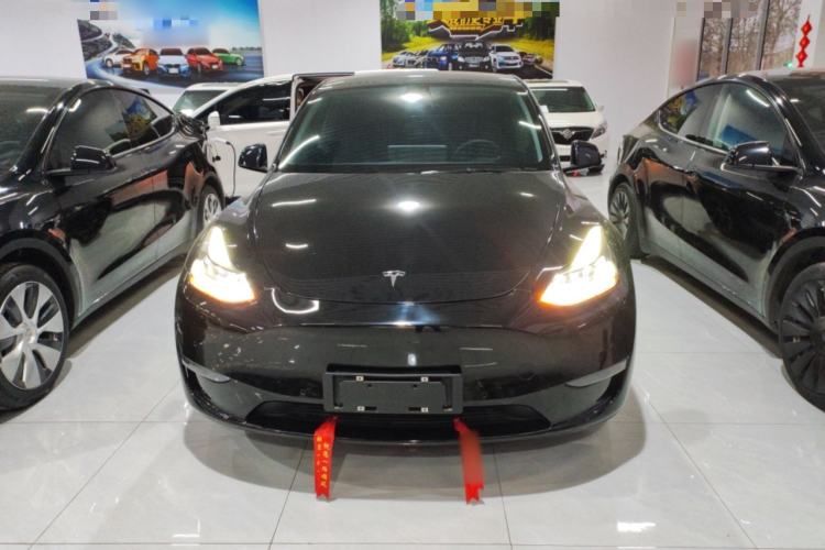 Used Tesla Model Y 2021 Long-Range All-Wheel-Drive Version Front