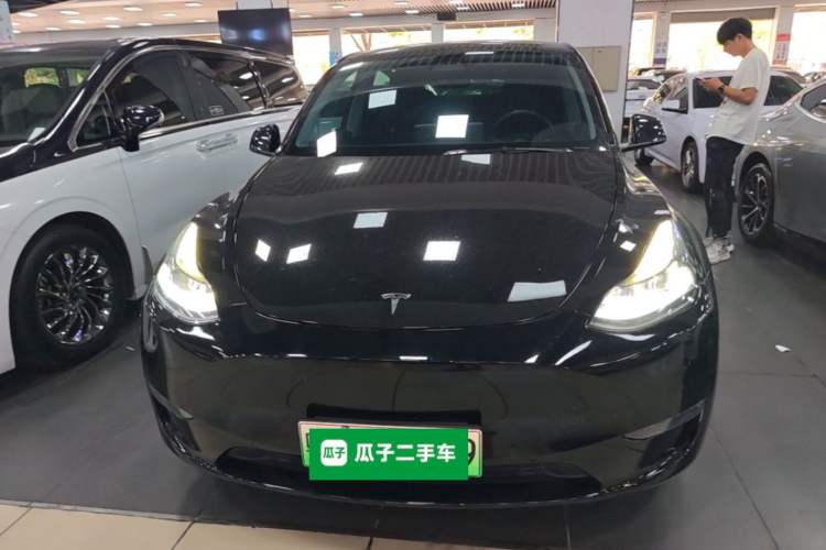 Used Tesla Model Y 2021 Long-Range All-Wheel-Drive Version 3D7 Front