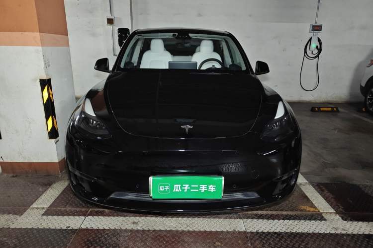 Used Tesla Model Y 2021 Long-Range All-Wheel-Drive Version Front