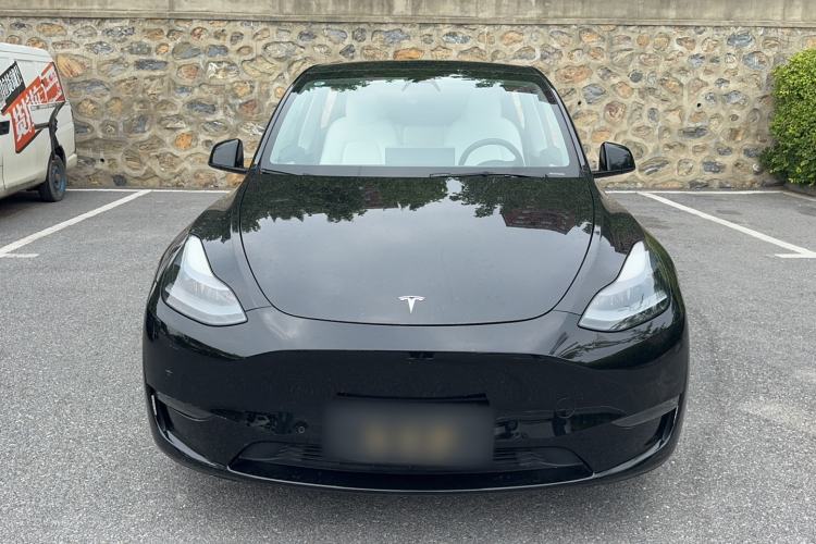 Used Tesla Model Y 2021 Standard Range Rear-Wheel Drive Version Front