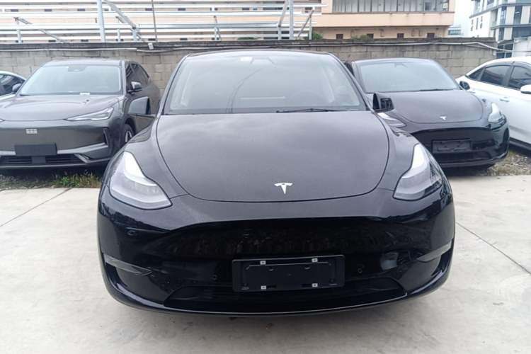 Used Tesla Model Y 2021 Long-Range All-Wheel-Drive Version 3D7 Front