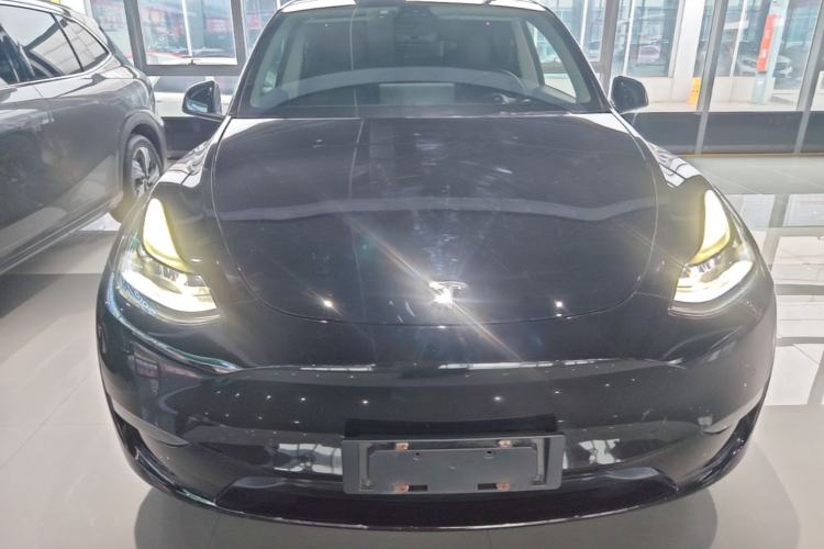Used Tesla Model Y 2021 Long-Range All-Wheel-Drive Version Front