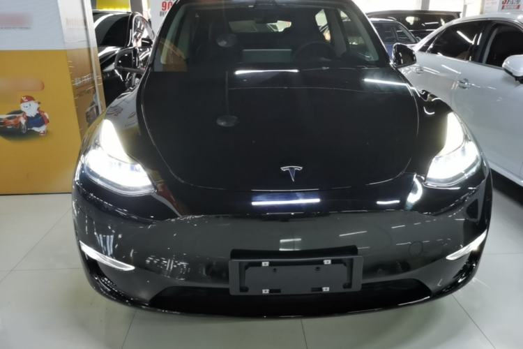 Used Tesla Model Y 2021 Long-Range All-Wheel-Drive Version 3D7 Front