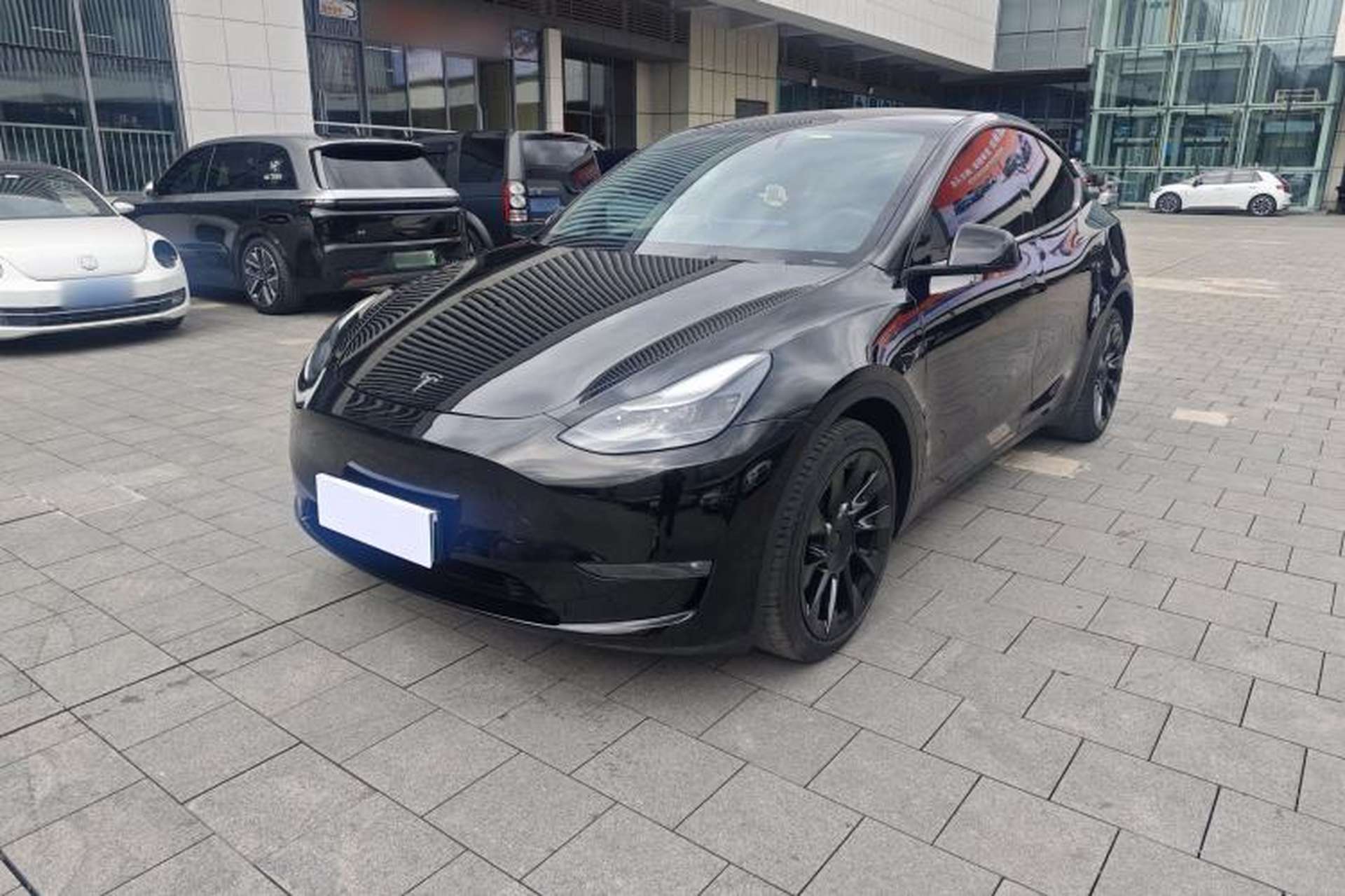 Used Tesla Model Y 2021 Long-Range All-Wheel-Drive Version 3D7 Front Left 45 Deg