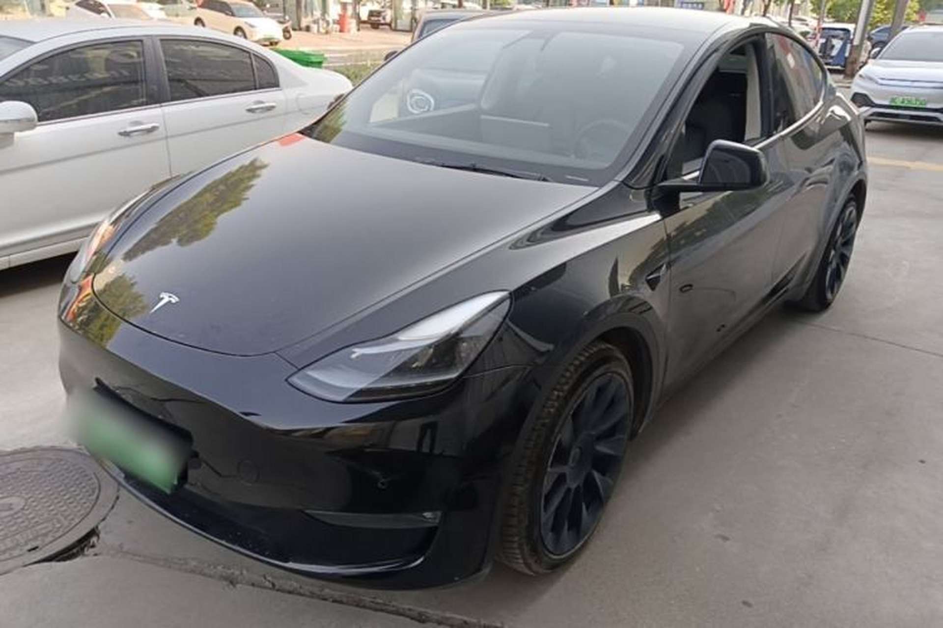Used Tesla Model Y 2021 Standard Range Rear-Wheel Drive Version Front Left 45 Deg