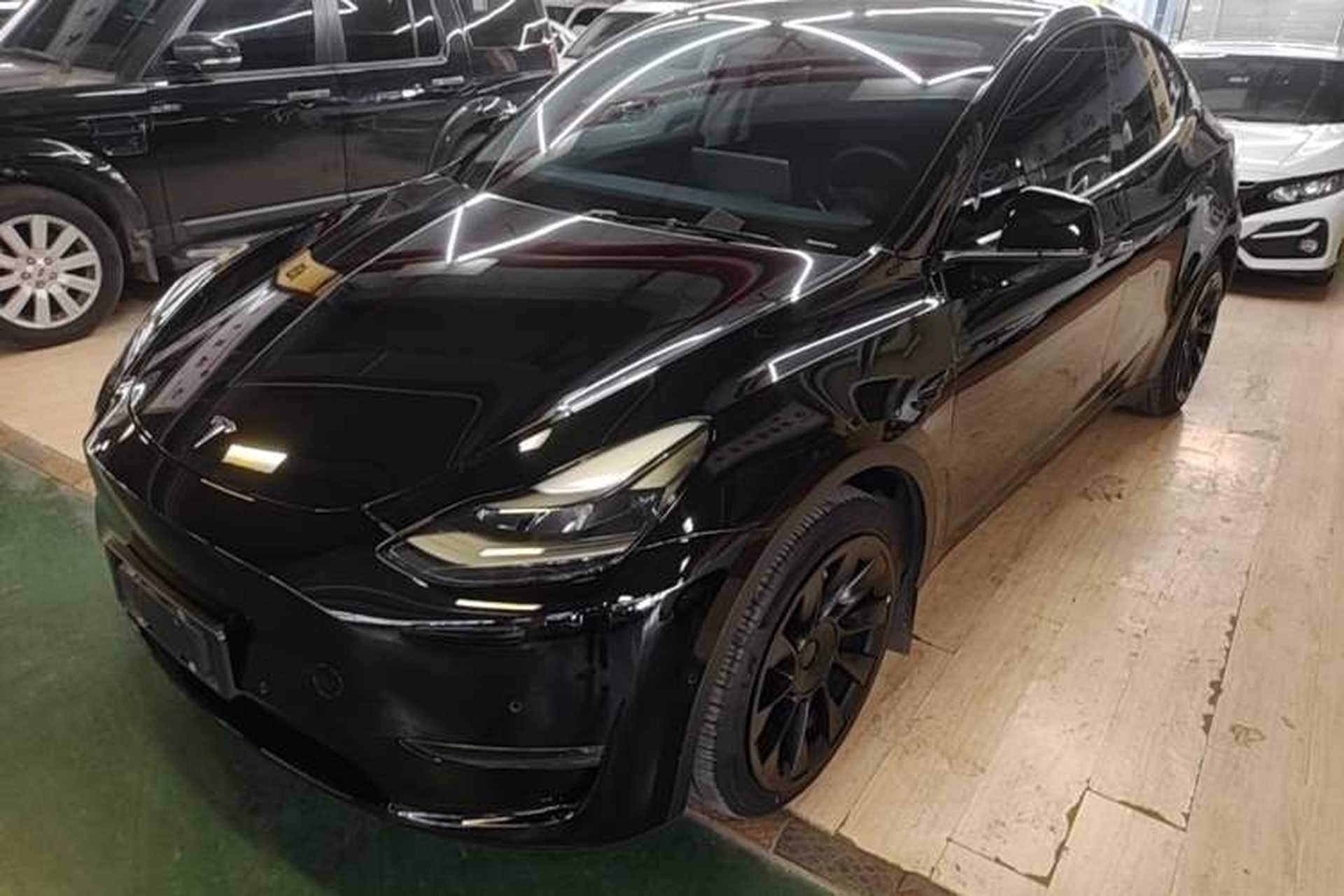 Used Tesla Model Y 2021 Standard Range Rear-Wheel Drive Version Front Left 45 Deg