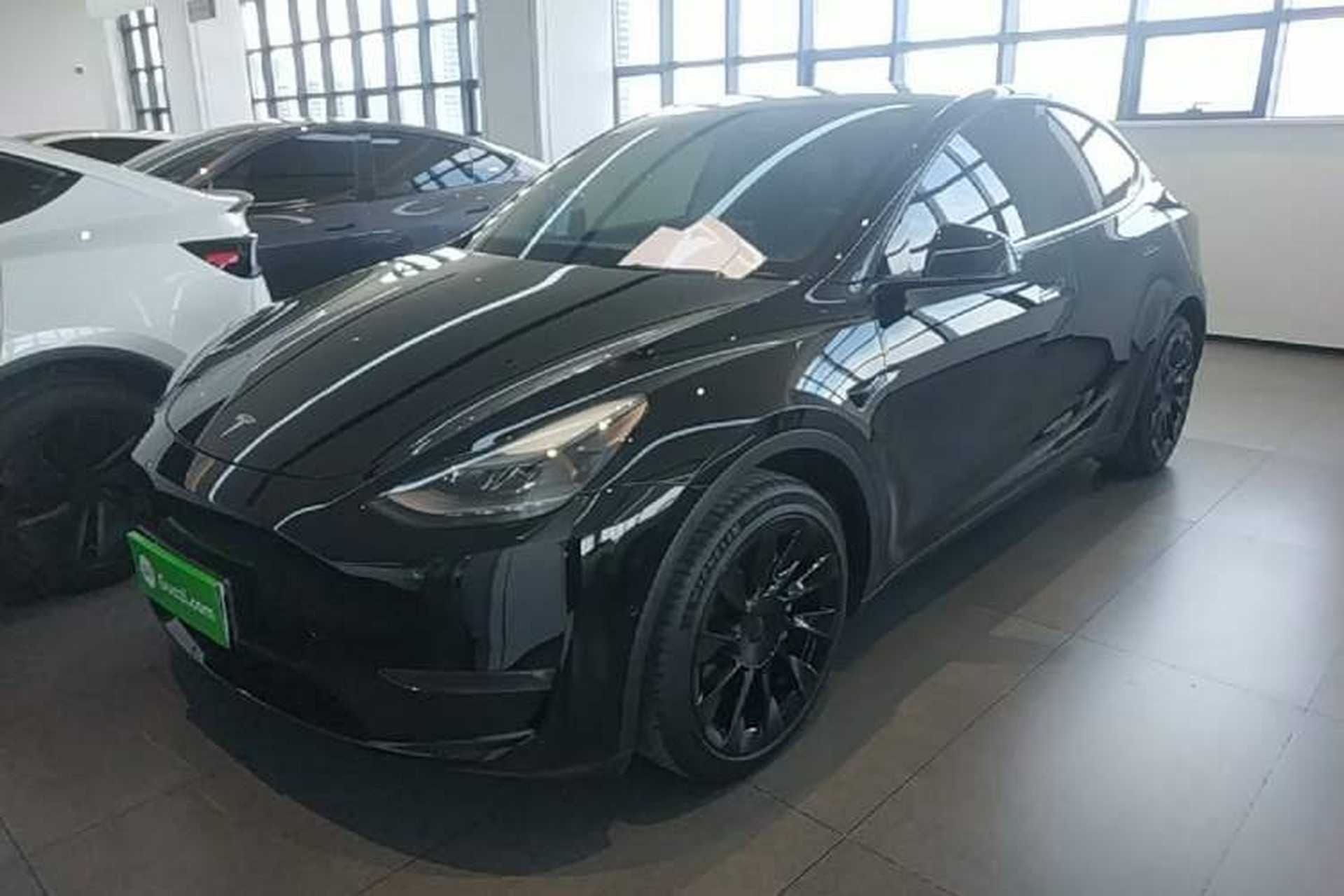 Used Tesla Model Y 2021 Standard Range Rear-Wheel Drive Version Front Left 45 Deg