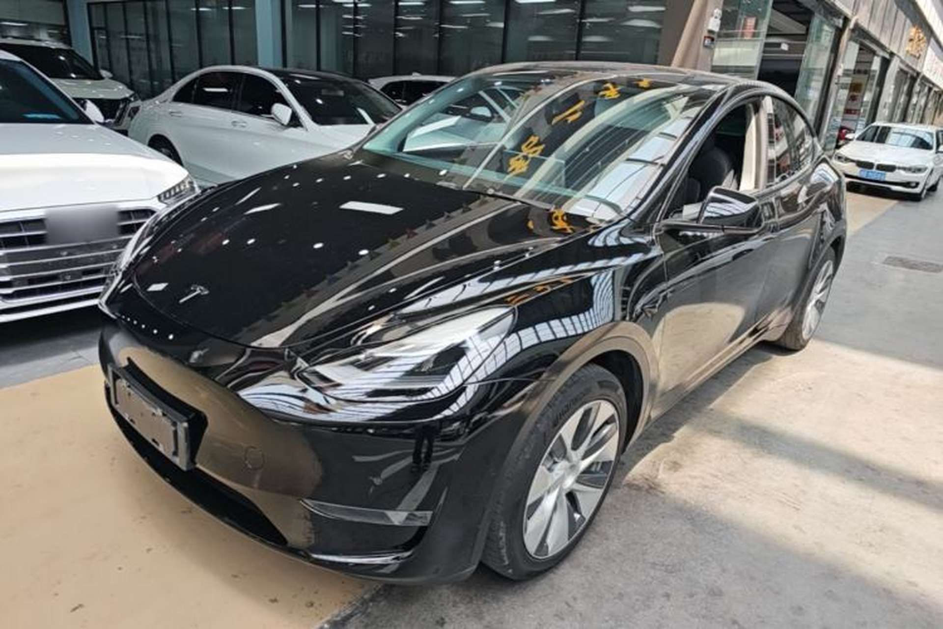 Used Tesla Model Y 2021 Standard Range Rear-Wheel Drive Version Front Left 45 Deg