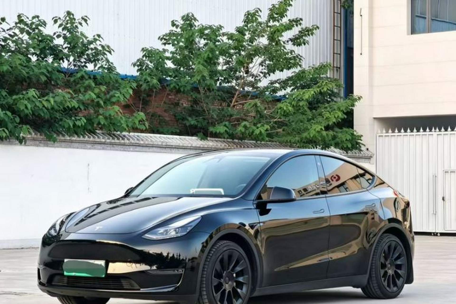 Used Tesla Model Y 2021 Standard Range Rear-Wheel Drive Version Front Left 45 Deg