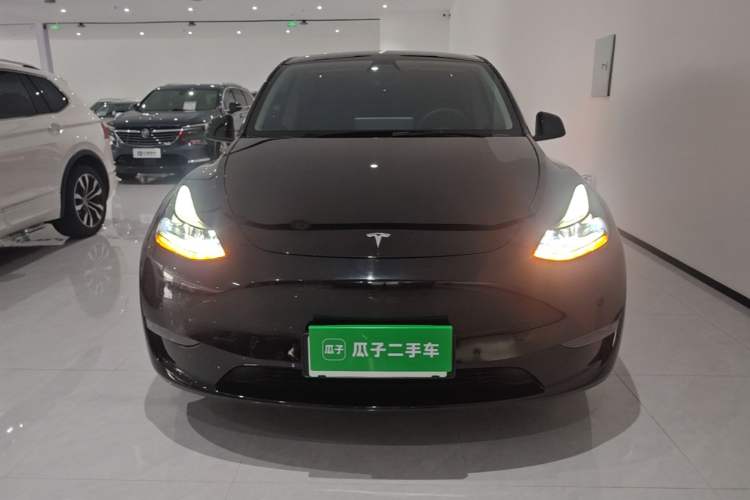 Used Tesla Model Y 2021 Standard Range Rear-Wheel Drive Version Front