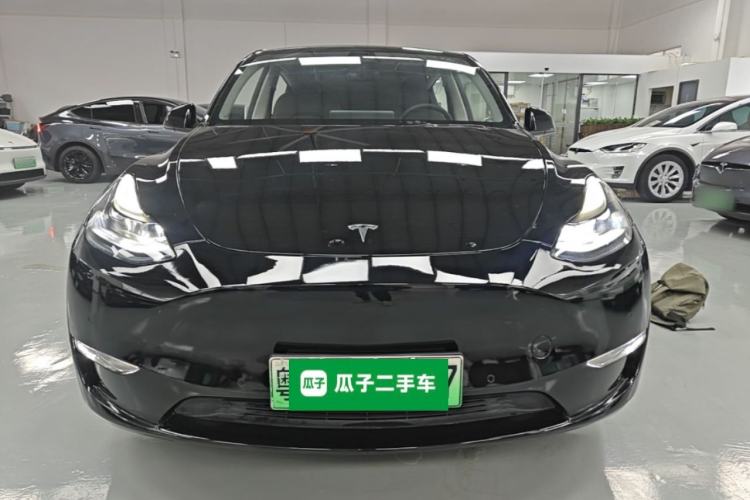 Used Tesla Model Y 2021 Long-Range All-Wheel-Drive Version Front