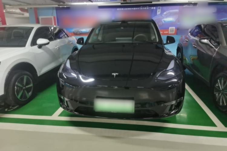 Used Tesla Model Y 2021 Long-Range All-Wheel-Drive Version Front