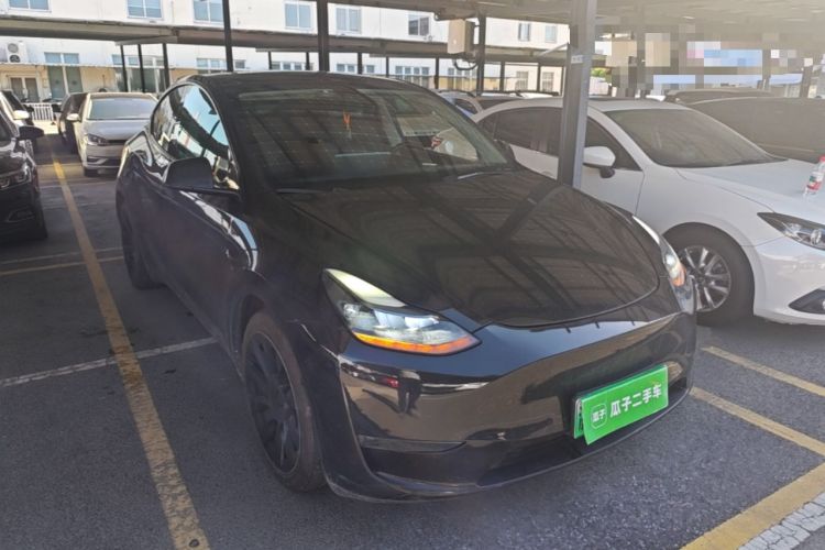 Used Tesla Model Y 2021 Standard Range Rear-Wheel Drive Version Front Right 45 Deg