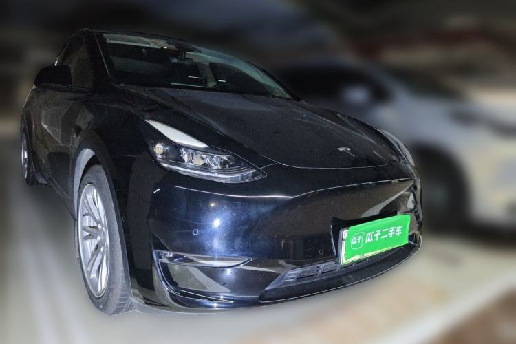 Used Tesla Model Y 2021 Standard Range Rear-Wheel Drive Version Front Right 45 Deg
