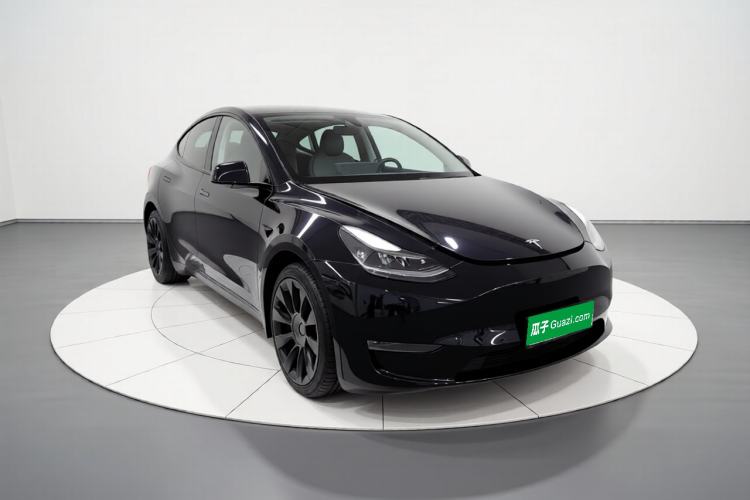 Used Tesla Model Y 2021 Long-Range All-Wheel-Drive Version Front Right 45 Deg