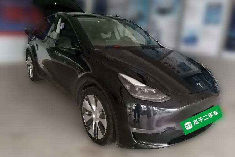 Used Tesla Model Y 2021 Long-Range All-Wheel-Drive Version Front Right 45 Deg
