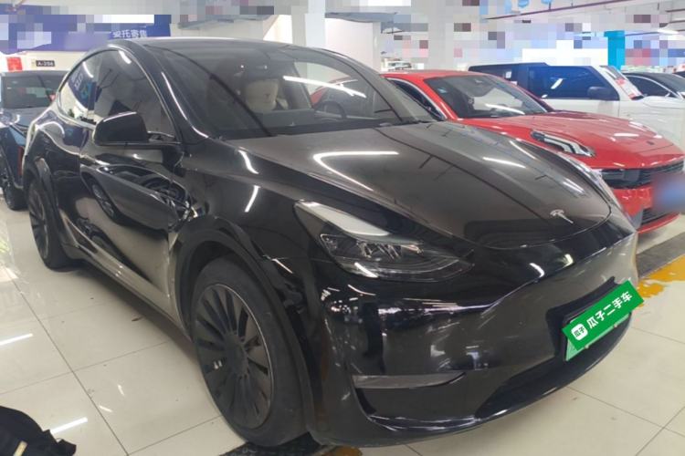 Used Tesla Model Y 2021 Standard Range Rear-Wheel Drive Version Front Right 45 Deg