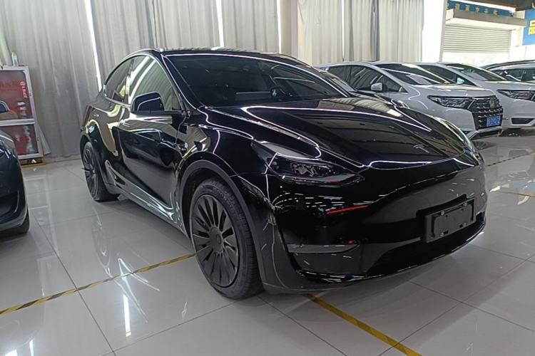 Used Tesla Model Y 2021 Standard Range Rear-Wheel Drive Version Front Right 45 Deg