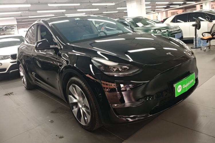 Used Tesla Model Y 2021 Long-Range All-Wheel-Drive Version 3D7 Front Right 45 Deg