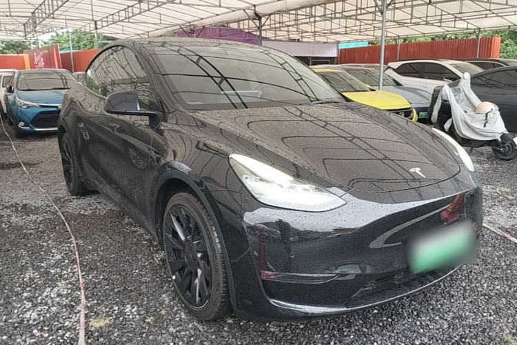 Used Tesla Model Y 2021 Standard Range Rear-Wheel Drive Version Front Right 45 Deg