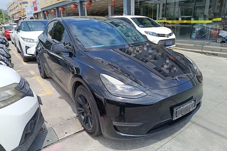 Used Tesla Model Y 2021 Standard Range Rear-Wheel Drive Version Front Right 45 Deg