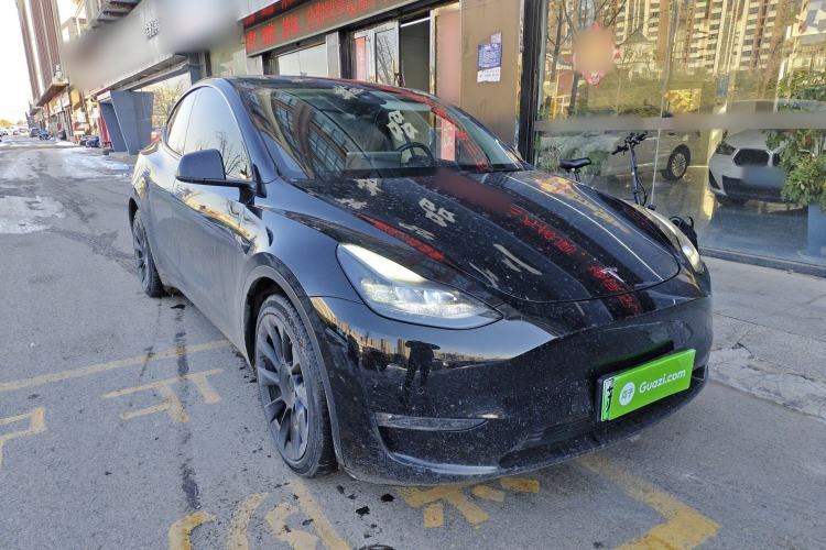 Used Tesla Model Y 2021 Long-Range All-Wheel-Drive Version Front Right 45 Deg