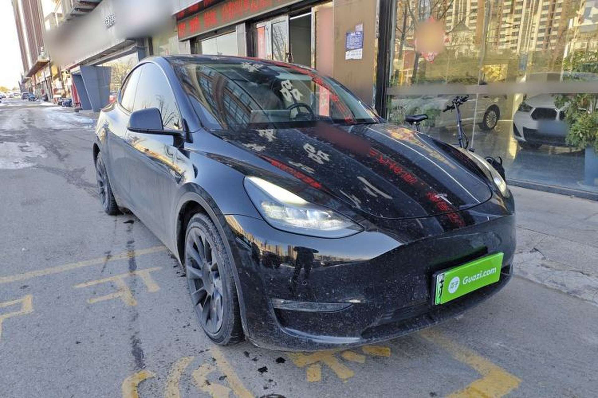 Used Tesla Model Y 2021 Long-Range All-Wheel-Drive Version Front Right 45 Deg