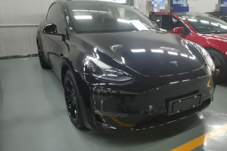 Used Tesla Model Y 2021 Long-Range All-Wheel-Drive Version Front Right 45 Deg