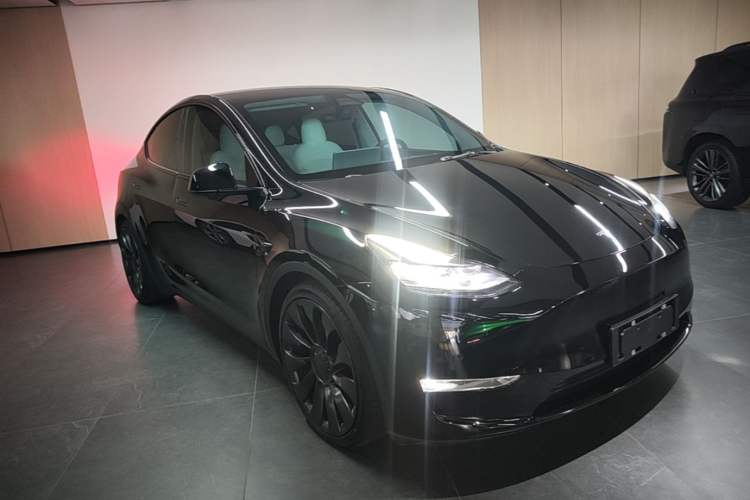 Used Tesla Model Y 2021 Performance High-Performance All-Wheel-Drive Version Front Right 45 Deg