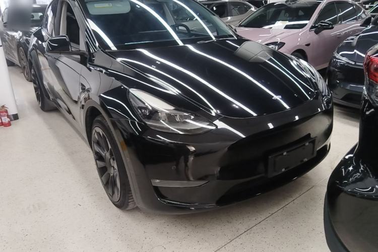 Used Tesla Model Y 2021 Standard Range Rear-Wheel Drive Version Front Right 45 Deg