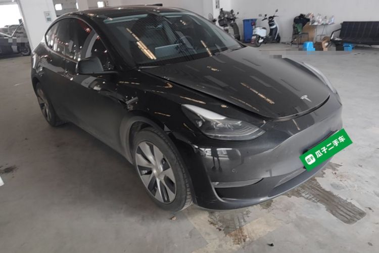 Used Tesla Model Y 2021 Standard Range Rear-Wheel Drive Version Front Right 45 Deg