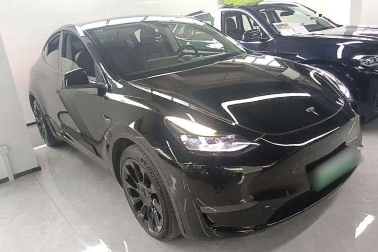 Used Tesla Model Y 2021 Standard Range Rear-Wheel Drive Version Front Right 45 Deg