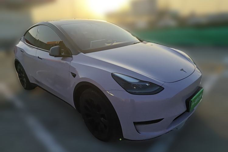Used Tesla Model Y 2021 Long-Range All-Wheel-Drive Version 3D7 Front Right 45 Deg