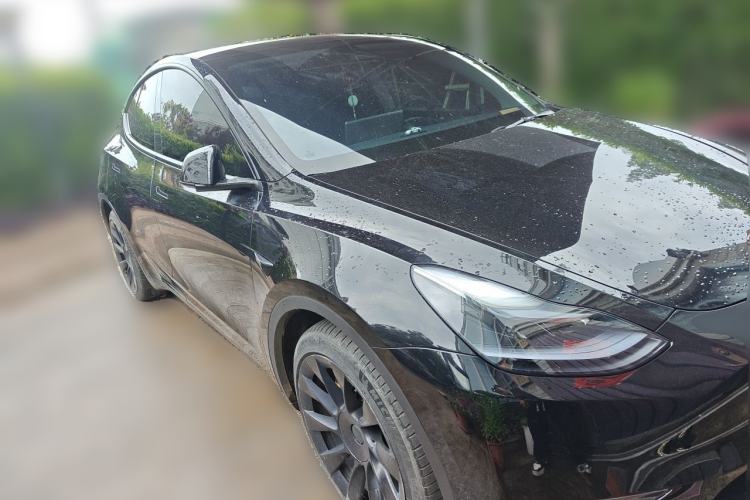 Used Tesla Model Y 2021 Long-Range All-Wheel-Drive Version 3D7 Front Right 45 Deg