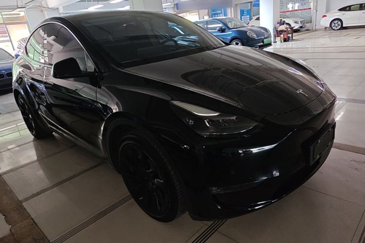 Used Tesla Model Y 2021 Standard Range Rear-Wheel Drive Version Front Right 45 Deg