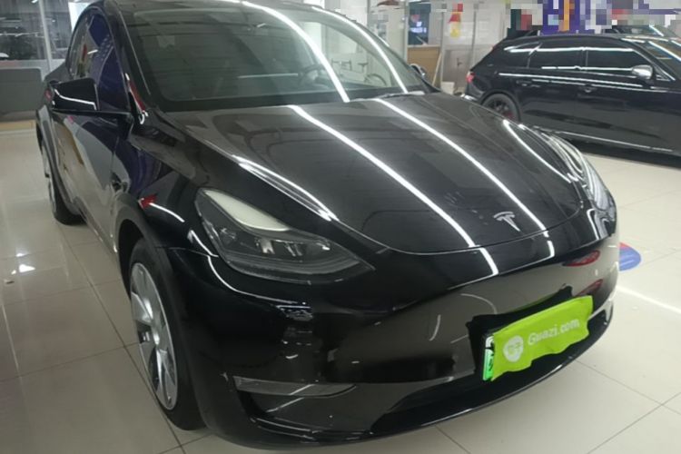 Used Tesla Model Y 2021 Long-Range All-Wheel-Drive Version 3D7 Front Right 45 Deg