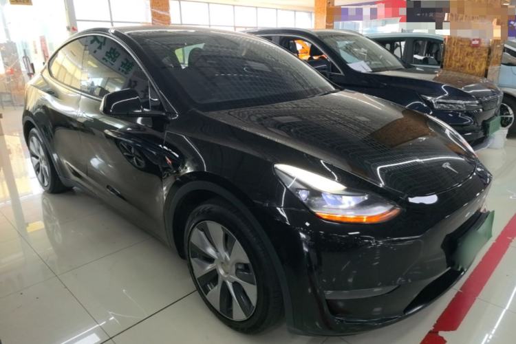 Used Tesla Model Y 2021 Long-Range All-Wheel-Drive Version 3D7 Front Right 45 Deg