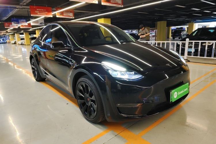Used Tesla Model Y 2021 Long-Range All-Wheel-Drive Version 3D7 Front Right 45 Deg