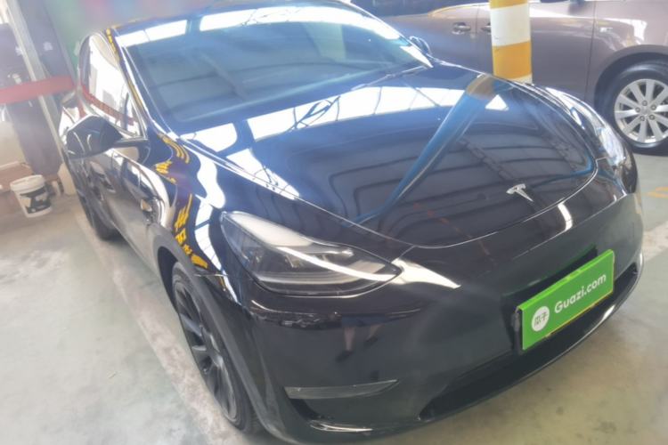 Used Tesla Model Y 2021 Standard Range Rear-Wheel Drive Version Front Right 45 Deg
