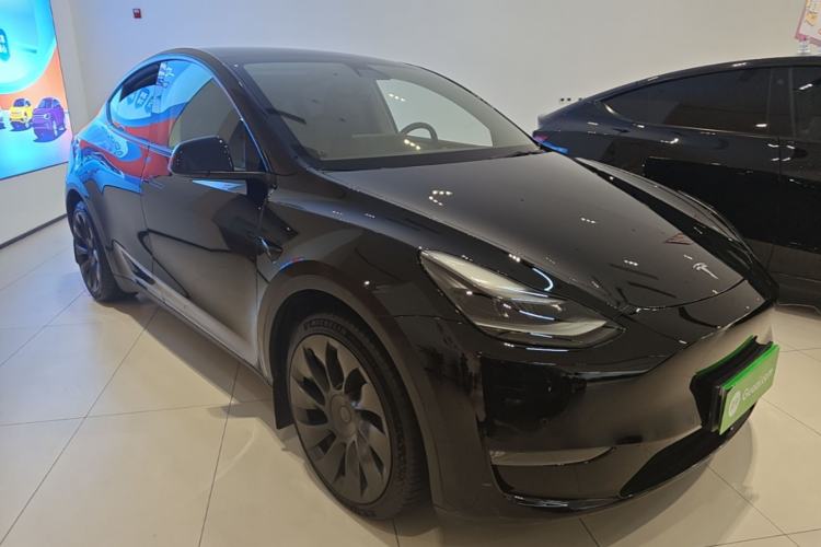 Used Tesla Model Y 2021 Standard Range Rear-Wheel Drive Version Front Right 45 Deg
