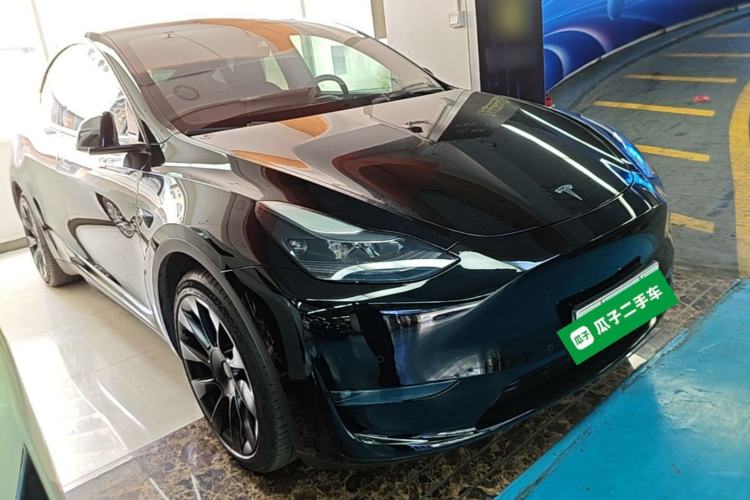 Used Tesla Model Y 2021 Standard Range Rear-Wheel Drive Version Front Right 45 Deg