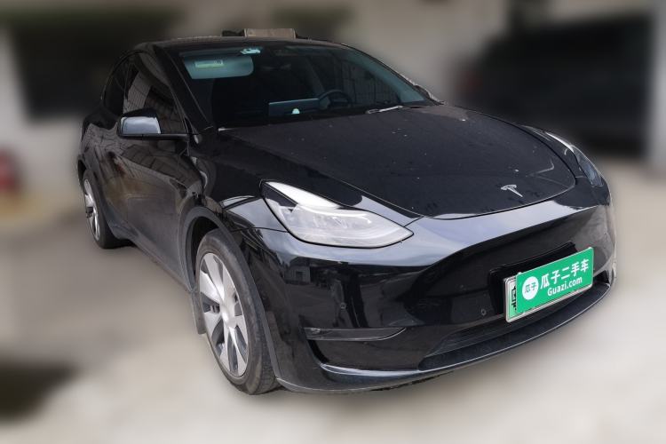 Used Tesla Model Y 2021 Long-Range All-Wheel-Drive Version Front Right 45 Deg